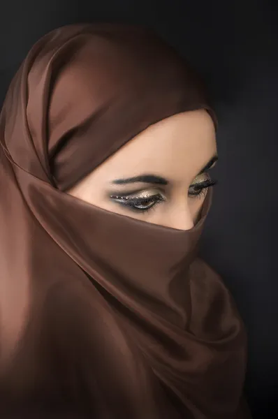 Genç bir Arap kız portresi — Stok fotoğraf