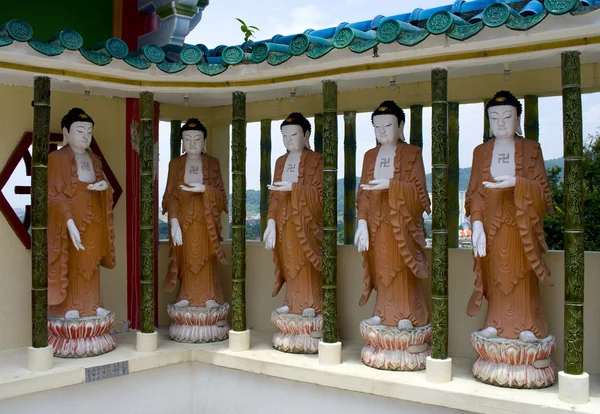 Estátuas de Buda, Templo Chinês, Penang, Malásia — Fotografia de Stock