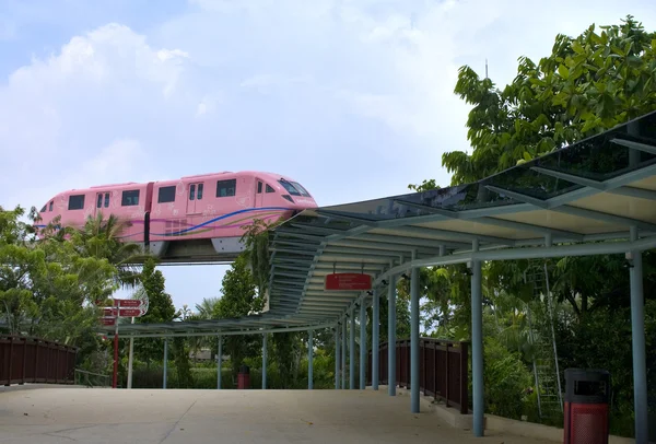 Monorail trein vanaf sentosa island — Stockfoto