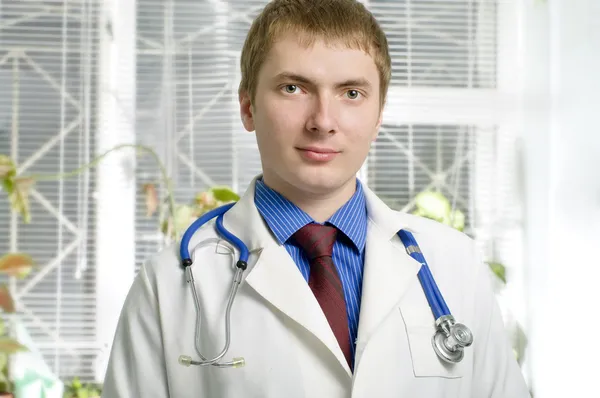 Портрет врача в больнице — стоковое фото
