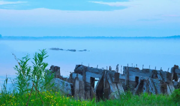 Mlha na řece s starého přístaviště — Stock fotografie