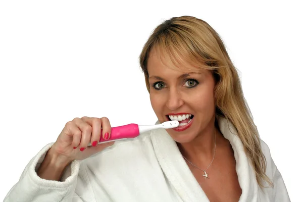 Linda loira escovando seus dentes (1 ) — Fotografia de Stock