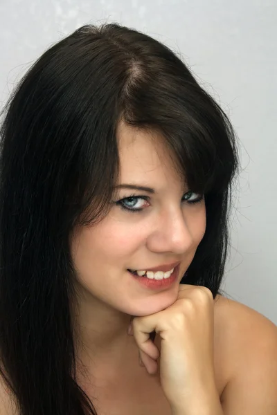 Krásná mladá brunetka, headshot (10) — Stock fotografie