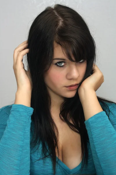 Krásná mladá brunetka, headshot (14) — Stock fotografie