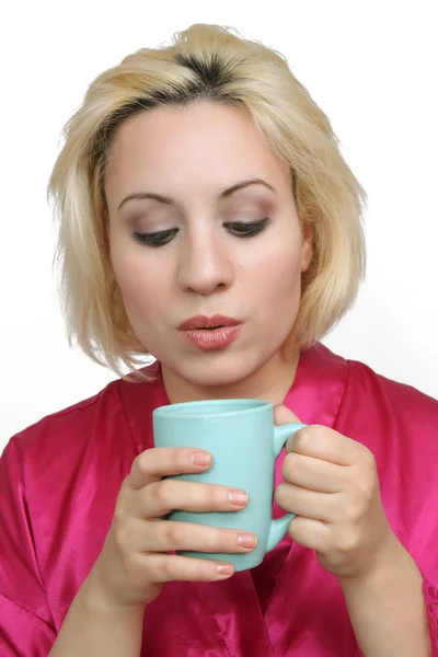 Красивая блондинка с кофе (2 ) — стоковое фото