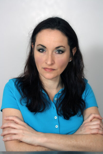 Любовная брюнетка (1)
)