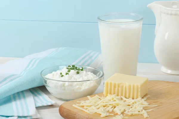 乳制品包括牛奶、 奶酪、 瑞士奶酪 免版税图库照片