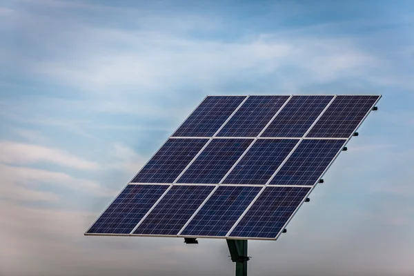 Megújuló energia - solar panelek Jogdíjmentes Stock Képek