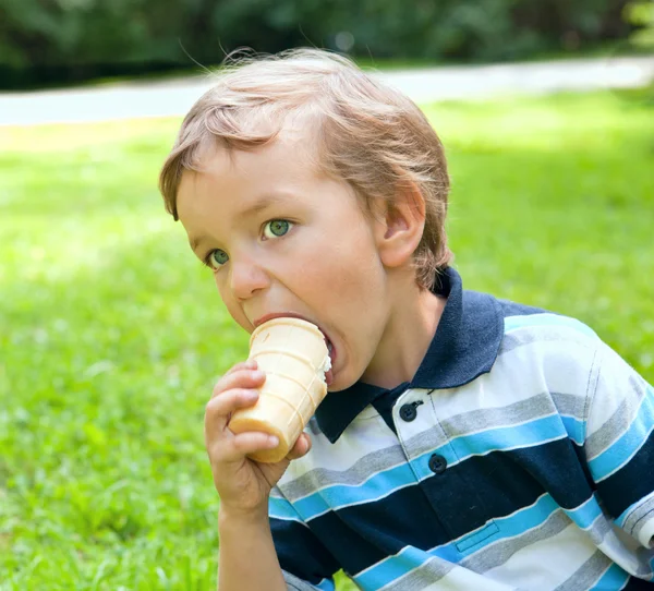 stock image Small child eating ice cream