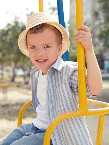 Retrato de menino em chapéu — Fotografia de Stock