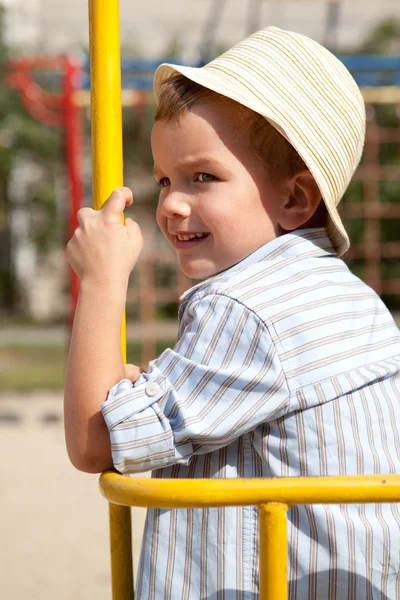 Portrait of young boy in hat — Stock Photo, Image