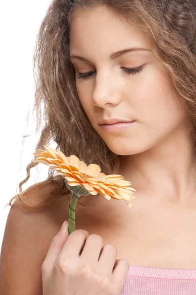 Beautiful girl with perfect skin and flower — Stock Photo, Image