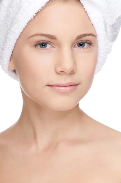 Beautiful girl with perfect skin and towel — Stock Photo, Image
