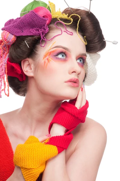 在针织样式颜色脸艺术的特写时尚女人 — 图库照片