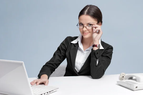 Business woman working in office — Stock Photo, Image