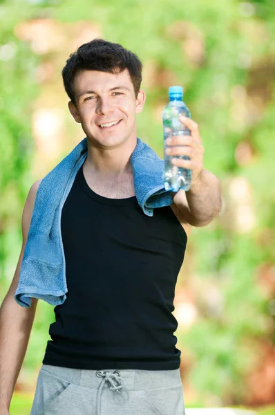 Adam içme suyu sonra fitness — Stok fotoğraf