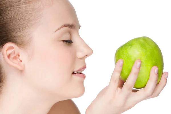 Donna mangiare mela verde — Foto Stock