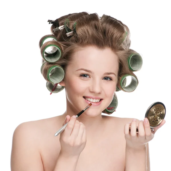 Kobiety stosujące szczotka szminka kosmetycznych - portret szczegół — Zdjęcie stockowe