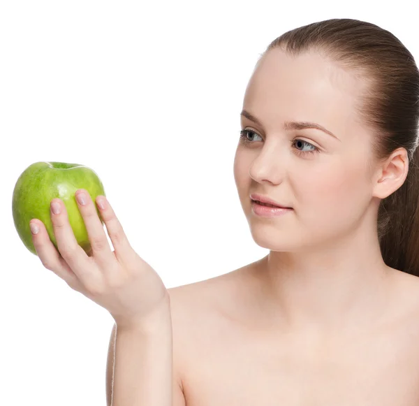 Nő enni, zöld alma és narancs — Stock Fotó