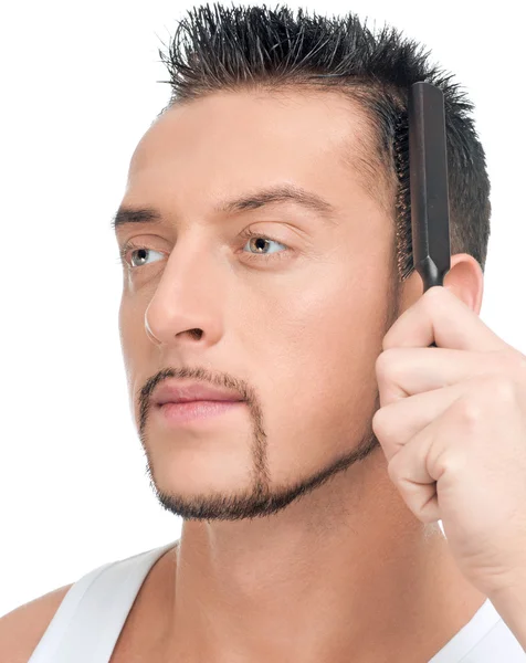Uomo con capelli perfetti con spazzola pettine — Foto Stock
