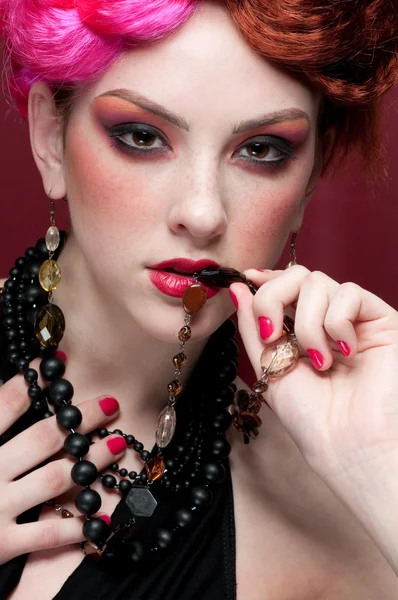 Moda kız yüz mücevher ile portre portre — Stok fotoğraf