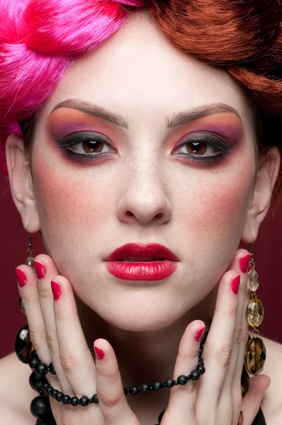 Closeup portret van mode meisje gezicht met juweel — Stockfoto