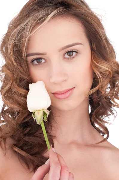 Close-up van mooi meisje met wit roze bloem — Stockfoto