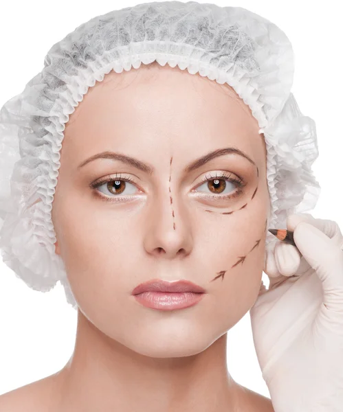 Düzeltme satırlarını kadın yüzü, daha önce ameliyat operetion tarihinde — Stok fotoğraf