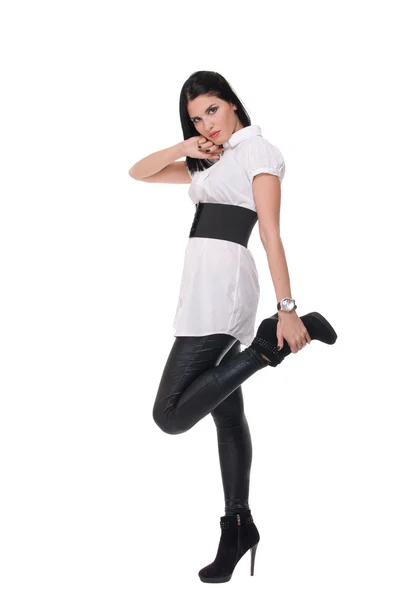 Portret van mooie mode vrouw in zwart-wit pak. — Stockfoto