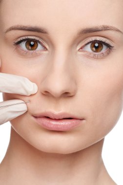 güzellik karşısında kozmetik botox enjeksiyonu