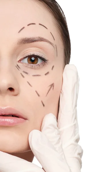 Düzeltme satırlarını kadın yüzü, daha önce ameliyat operetion tarihinde — Stok fotoğraf