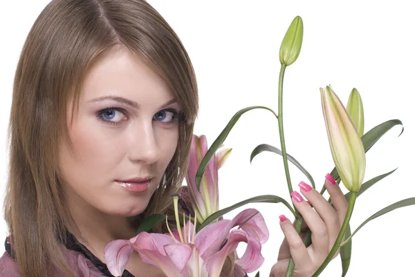 Ritratto ravvicinato di giovane bella donna con fiore — Foto Stock