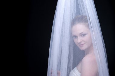 portre portre sarışın güzel kızın beyaz kumaş