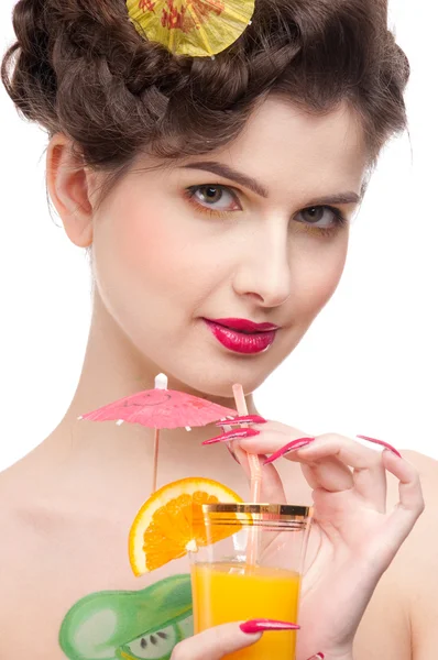 Close up retrato de mulher de beleza com bodyart fruta e suco — Fotografia de Stock