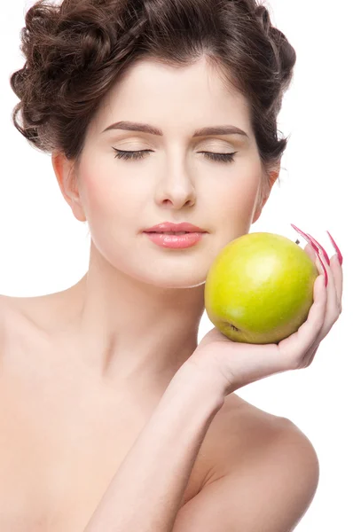Yeşil elma ile güzellik kadın portresi yukarıya kapatmak. — Stok fotoğraf