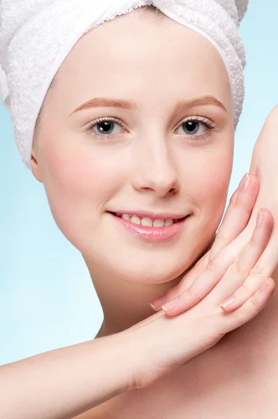 Close-up portrait of woman with perfect health skin — Stock Photo, Image