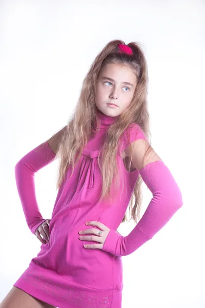 Tonåring liten flicka i rosa — Stockfoto
