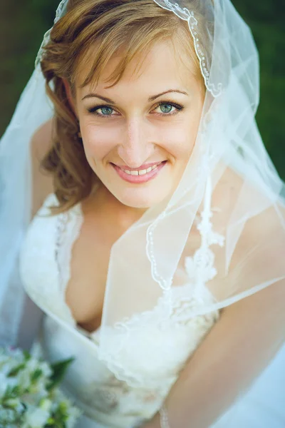 Девушка-невеста — стоковое фото