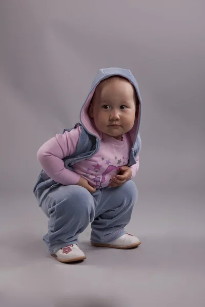 Pembe elbiseli bebek — Stok fotoğraf