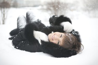 kız kış aylarında