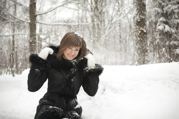 Flicka under vintern — Stockfoto