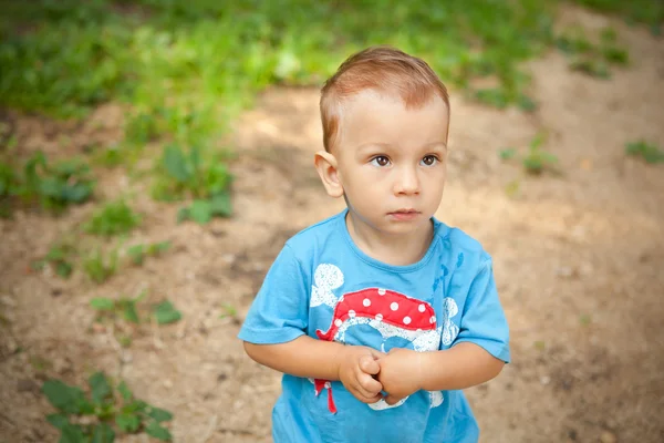 Маленький мальчик — стоковое фото