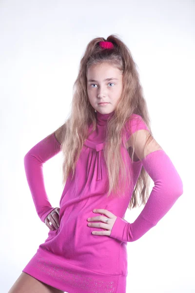 Teenager kleines Mädchen in rosa — Stockfoto