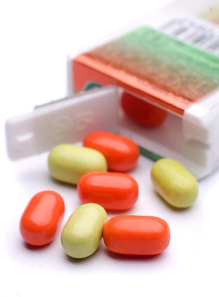 赤と緑の錠剤 — ストック写真