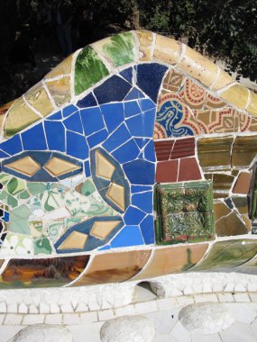 Guell park bankında