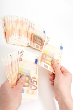 Euro 50 dolarlık banknottan sayma