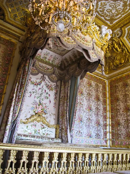 वर्साइल्स महल, फ्रांस, यूरोप में एक बेडरूम — स्टॉक फ़ोटो, इमेज