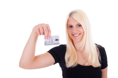 kredi kartı ile genç bir kadın