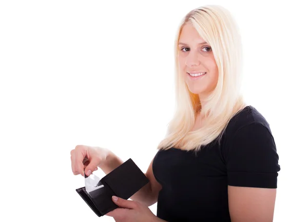 Kredi kartı ile genç bir kadın — Stok fotoğraf