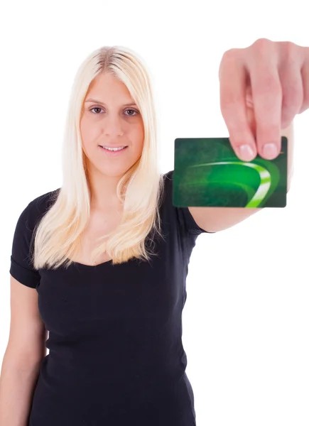 一个年轻的女人用的信用卡 — 图库照片